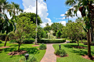 3605 S Ocean Blvd, South Palm Beach, FL 33480, Sold 08/31/17