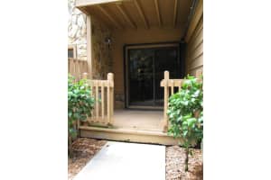 104 SE Crestwood Cir, Stuart, FL 34997, Sold 08/14/17