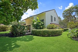 11395 12 Oaks Way, North Palm Beach, FL 33408, Sold 11/09/17