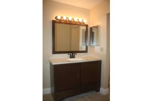 635 Executive Center Dr M103, West Palm Beach, FL 33401, Sold 11/24/17