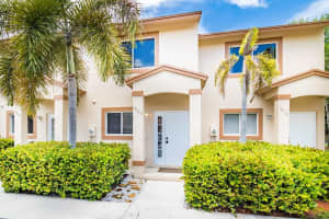 1920 Lakeview Dr W, Royal Palm Beach, FL 33411, Sold 09/27/17