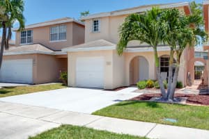 4052 Eastridge Cir, Pompano Beach, FL 33064, Sold 08/15/17