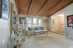 555 Toccoa Rd, West Palm Beach, FL 33413, Sold 09/22/17