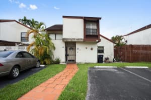 445 NW 98th Ct, Miami, FL 33172, Sold 12/11/17