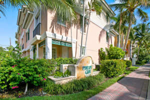 245 NE 2nd St, Delray Beach, FL 33444, Sold 10/30/17