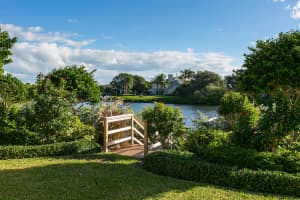609 Lake Dr, Vero Beach, FL 32963, Sold 09/27/17