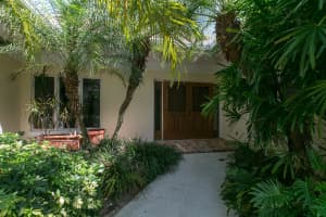 609 Lake Dr, Vero Beach, FL 32963, Sold 09/27/17