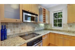 349 E Mallory Cir, Delray Beach, FL 33483, Sold 09/27/17