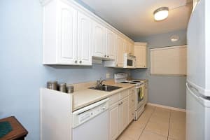 28 Yacht Club Dr, North Palm Beach, FL 33408, Sold 01/05/18