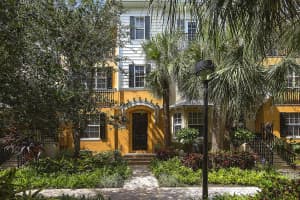 329 W Mallory Cir, Delray Beach, FL 33483, Sold 10/04/17