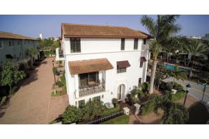 72 NW Chaucer Ln, Boca Raton, FL 33432, Sold 10/30/17