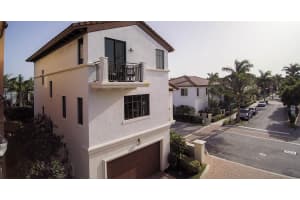 72 NW Chaucer Ln, Boca Raton, FL 33432, Sold 10/30/17