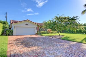 885 NW 7th St, Boca Raton, FL 33486, Sold 09/22/17