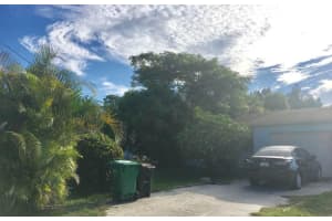 1918 N 51st St, Fort Pierce, FL 34947, Sold 09/28/17