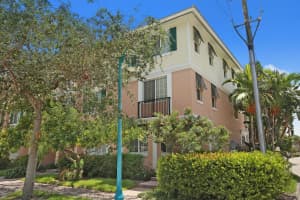 260 NE 3rd St, Delray Beach, FL 33444, Sold 10/31/17