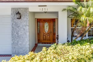 1271 Singer Dr, West Palm Beach, FL 33404, Sold 12/01/17