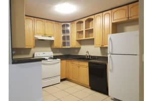 1458 N Lawnwood Cir #28a, Fort Pierce, FL 34950, Sold 10/06/17