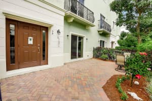 58 NW Hawthorne Pl, Boca Raton, FL 33432, Sold 10/23/17