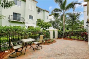 58 NW Hawthorne Pl, Boca Raton, FL 33432, Sold 10/23/17