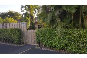 5017 E Lakes Dr, Pompano Beach, FL 33064, Sold 09/29/17