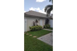 8065 Murano Cir, Palm Beach Gardens, FL 33418, Sold 11/15/17
