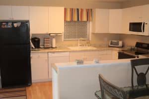 301 Circle Dr S, Boynton Beach, FL 33435, Sold 11/17/17