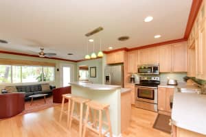 246 Gregory Rd, West Palm Beach, FL 33405, Sold 01/04/18