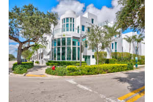315 NE 7th St, Fort Lauderdale, FL 33304, Sold 12/01/17