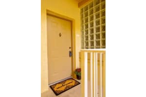 2040 Greenview Shores Blvd, Wellington, FL 33414, Sold 11/09/17