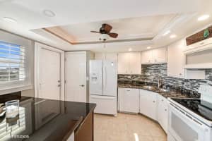 1 Harbourside Dr, Delray Beach, FL 33483, Sold 11/21/17