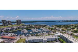 907 Marina Dr, North Palm Beach, FL 33408, Sold 04/30/18