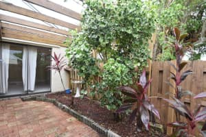 9330 SW 5th St, Boca Raton, FL 33428, Sold 01/17/18