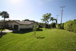 23 Ridge Pointe Dr, Boynton Beach, FL 33435, Sold 01/02/18