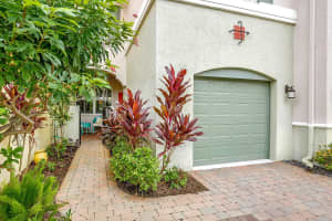 159 Las Brisas Cir, Hypoluxo, FL 33462, Sold 01/05/18