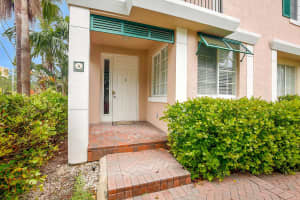 245 NE 2nd St, Delray Beach, FL 33444, Sold 02/13/18