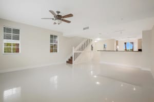 245 NE 2nd St, Delray Beach, FL 33444, Sold 02/13/18