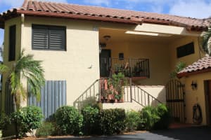 2 Via Lago, Boynton Beach, FL 33435, Sold 06/26/18