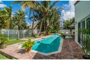 263 NW 69th St, Boca Raton, FL 33487, Sold 12/15/17