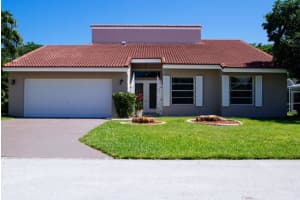 246 NW 69th St, Boca Raton, FL 33487, Sold 12/06/17