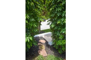 2275 S Ocean Blvd #107a, Palm Beach, FL 33480, Sold 12/01/17