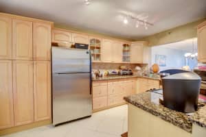 2070 Homewood Blvd, Delray Beach, FL 33445, Sold 01/26/18