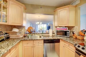 2070 Homewood Blvd, Delray Beach, FL 33445, Sold 01/26/18