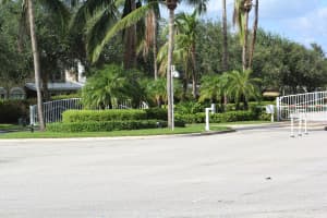 6832 Hendry Dr, Lake Worth, FL 33463, Sold 03/28/18