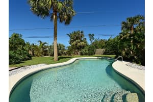 390 10th St SW, Vero Beach, FL 32962, Sold 12/20/17