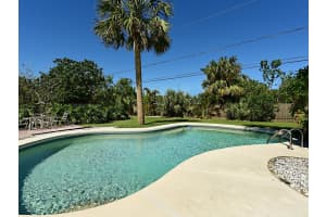 390 10th St SW, Vero Beach, FL 32962, Sold 12/20/17