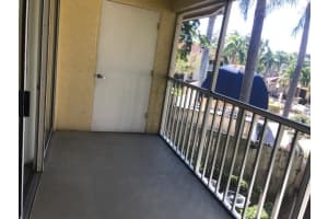 1067 The Pointe Dr, West Palm Beach, FL 33409, Sold 03/15/18