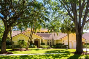 2325 Rabbit Hollowe Cir, Delray Beach, FL 33445, Sold 02/28/18