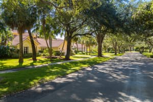 2325 Rabbit Hollowe Cir, Delray Beach, FL 33445, Sold 02/28/18