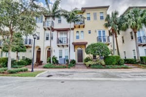 27 Via Floresta Dr, Boca Raton, FL 33487, Sold 02/01/18