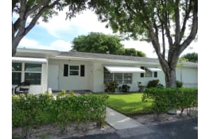 7202 W Oakridge Cir, Lantana, FL 33462, Sold 02/23/18